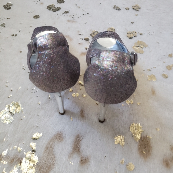 NEW Guess 7.5 Sparkle Silver Heels Multi Color - Picture 2 of 10